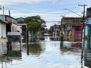 Um direito à moradia escorrendo pelo ralo