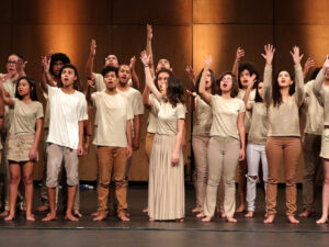 Canto coletivo: potência para reflexões e ações contemporâneas