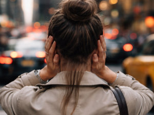 O silêncio sob pressão