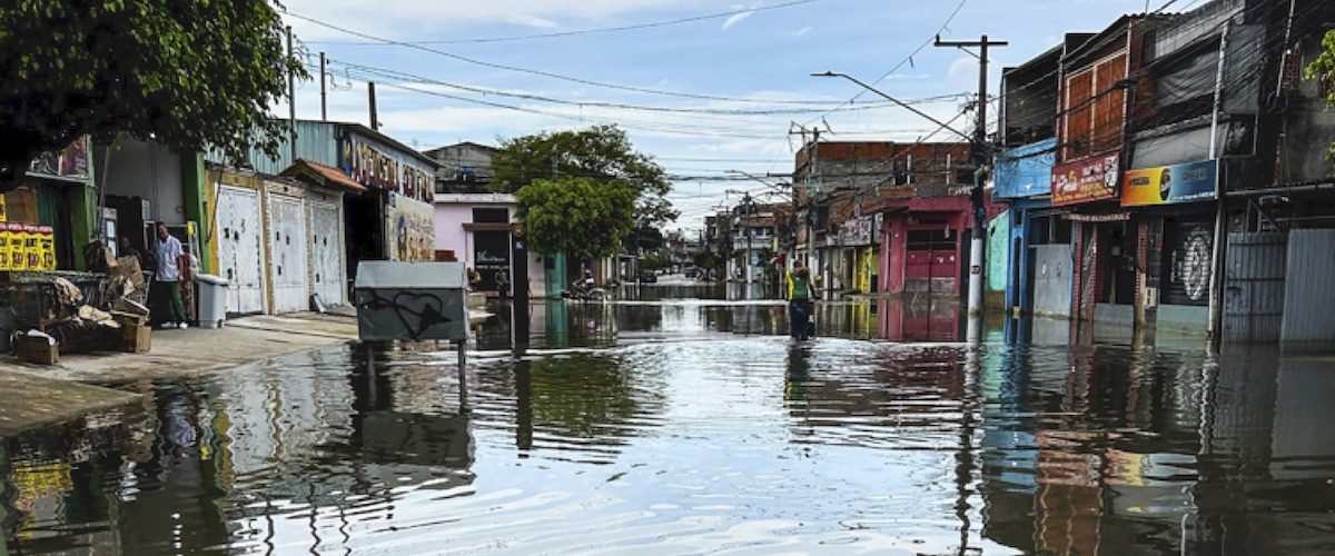 C&C 3E25 - reportagem - Um direito à moradia escorrendo pelo ralo - capa site